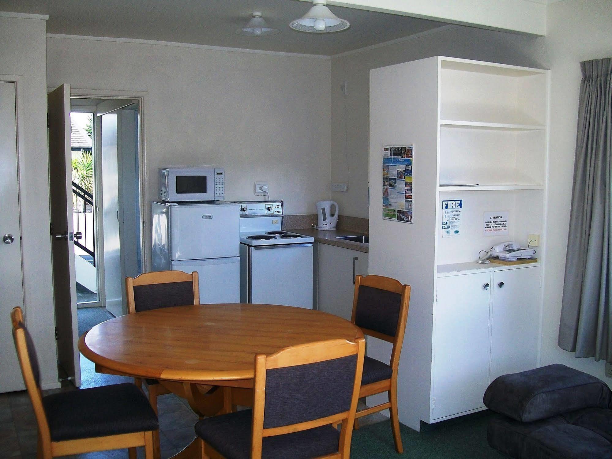 Cedar Court Motel Napier Eksteriør billede