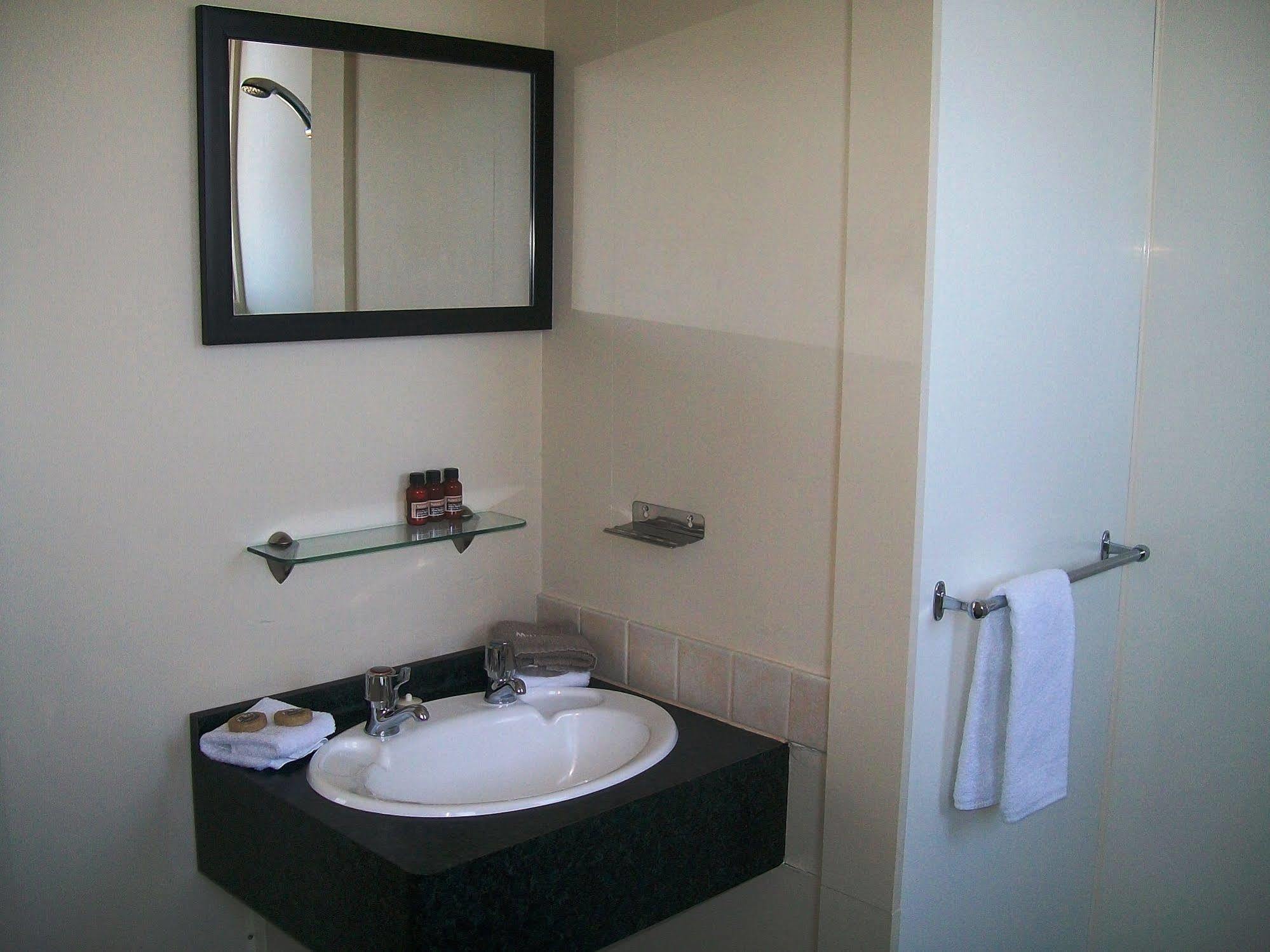 Cedar Court Motel Napier Eksteriør billede