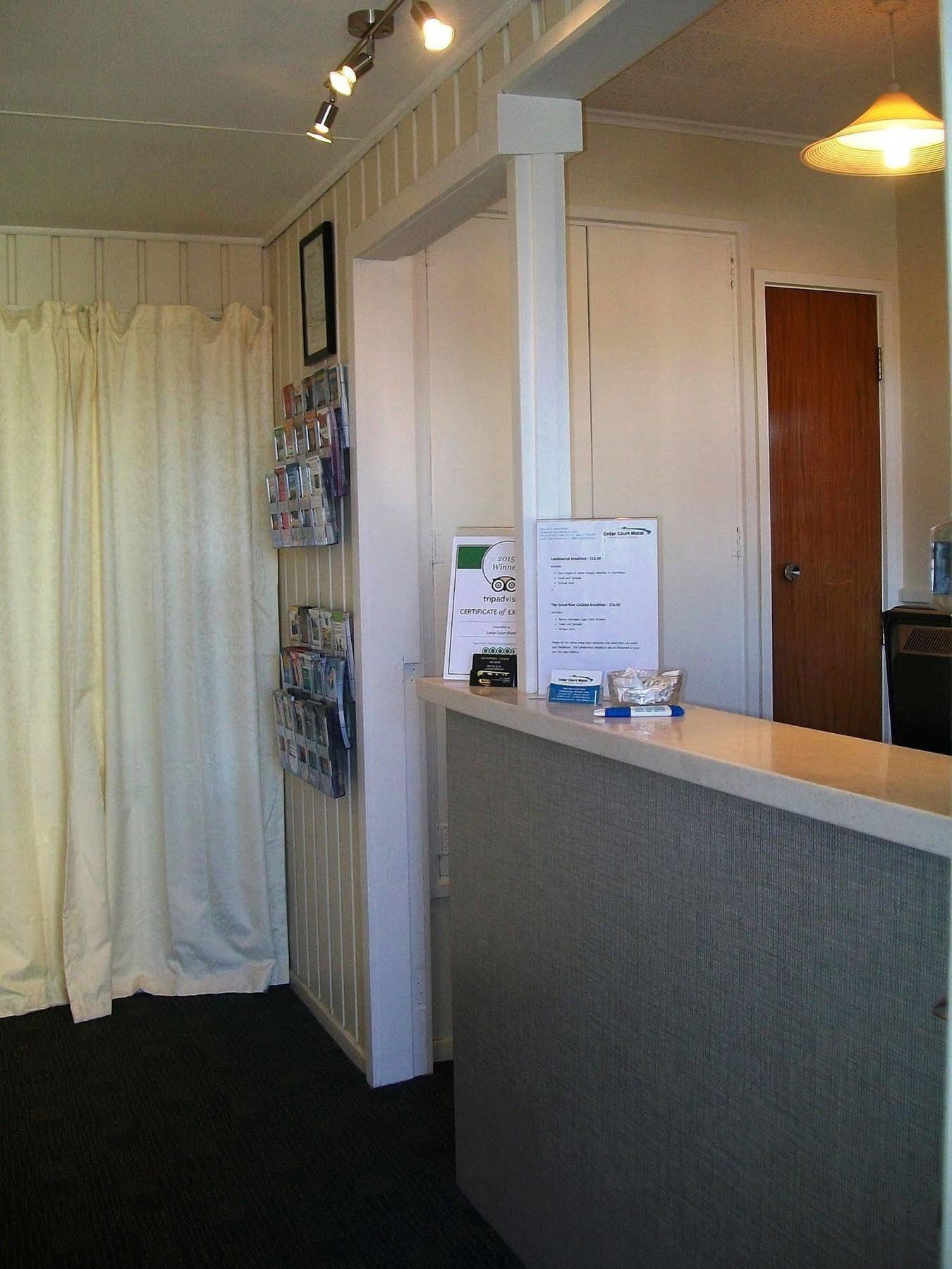 Cedar Court Motel Napier Eksteriør billede