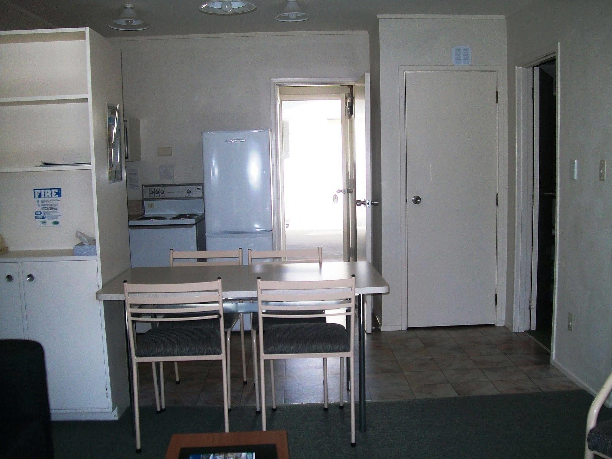 Cedar Court Motel Napier Eksteriør billede